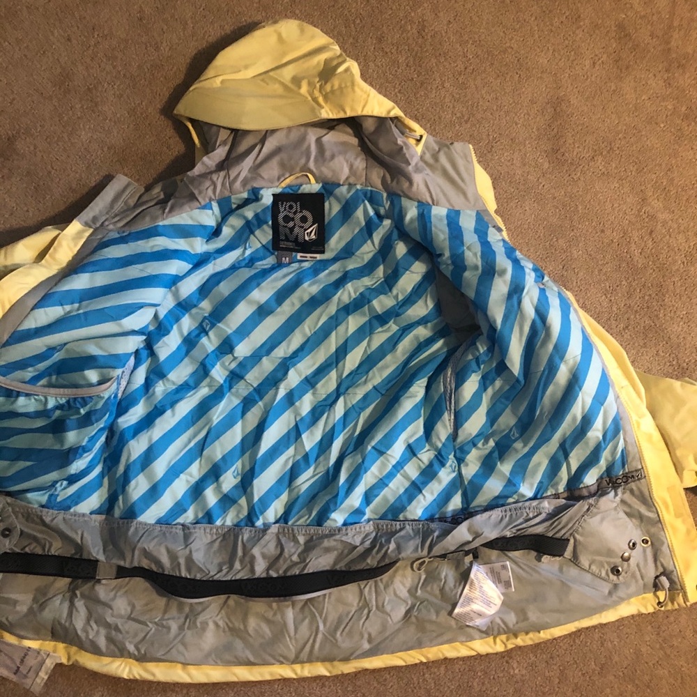 Volcom Snowboarding Jacket - image 4